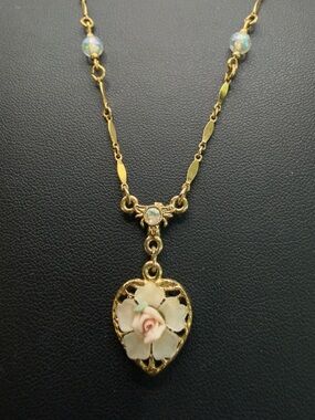 1928 VINTAGE STYLE PORCELAIN ROSE AB BEADS RHINESTONE DAINTY FEMININE NECKLACE